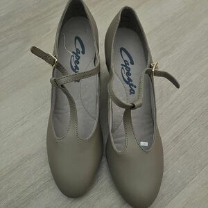 700 2” capezio t strap